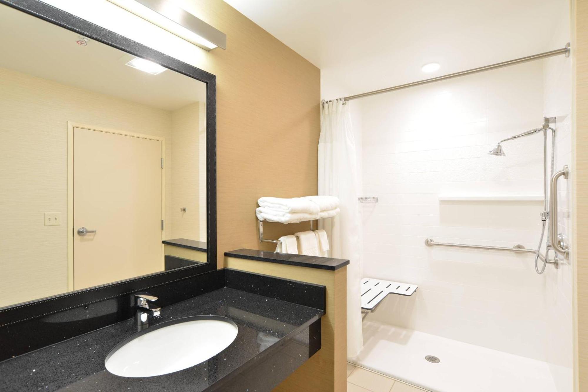 Fairfield Inn & Suites By Marriott Eau Claire/Chippewa Falls Buitenkant foto